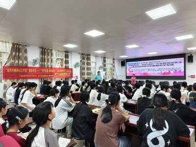 橫州市“運(yùn)河巾幗服務(wù)站”教育信息咨詢服務(wù)在新福鎮(zhèn)、南鄉(xiāng)鎮(zhèn)暖心開(kāi)展